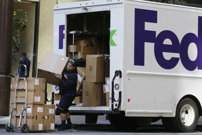 Earns Fedex
