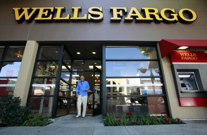 Earns Wells Fargo