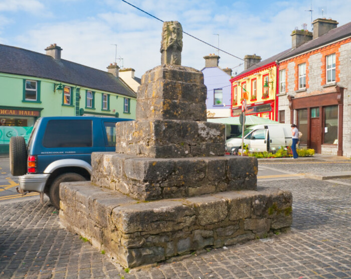 Athenry_Market_Cross_and_Base_Rear_2009_09_17