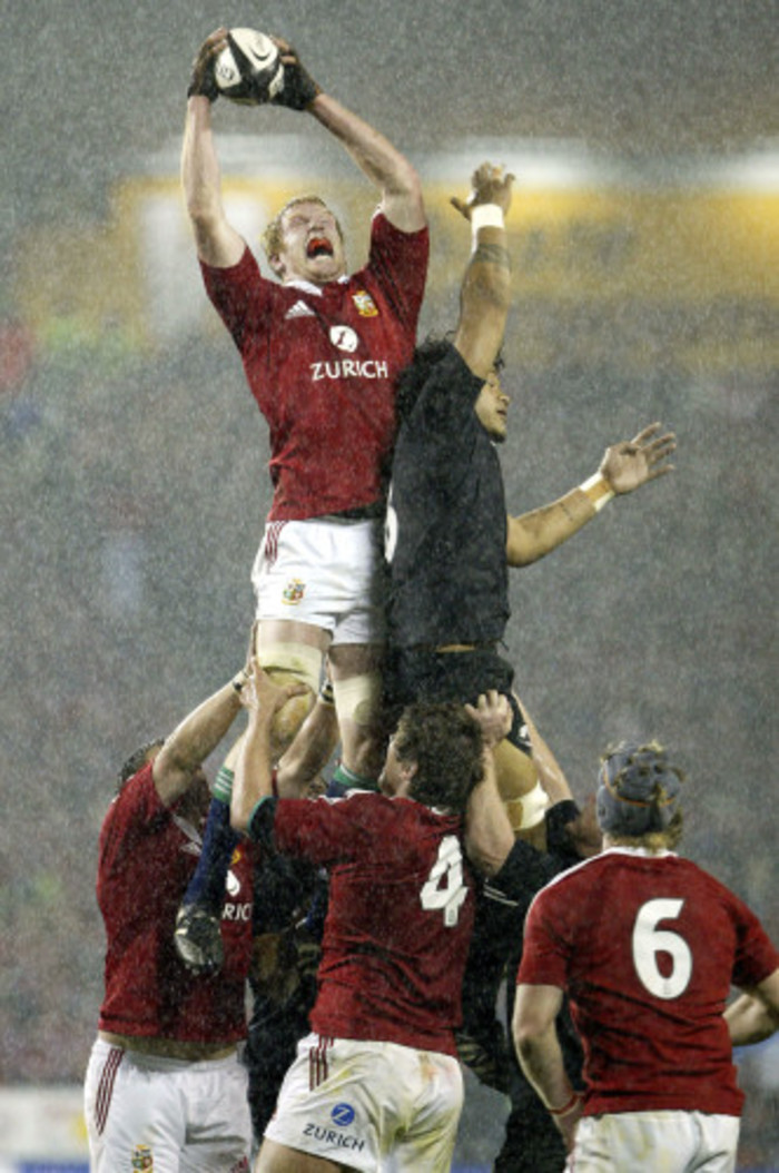 Paul O'Connell secures the lineout ball