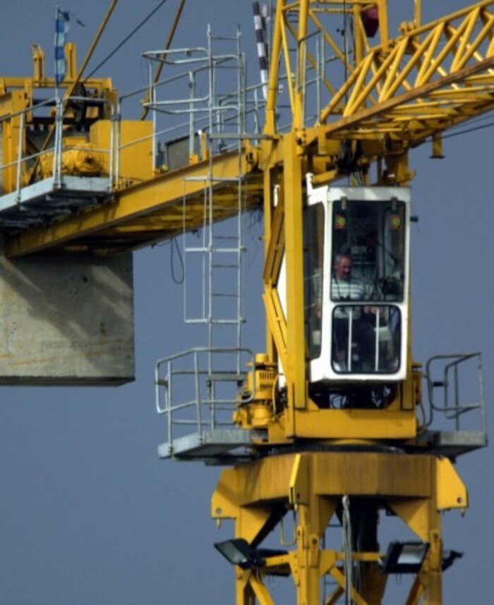 CRANE WORKERS CONSTRUCTION INDUSTRY IN IRELAND