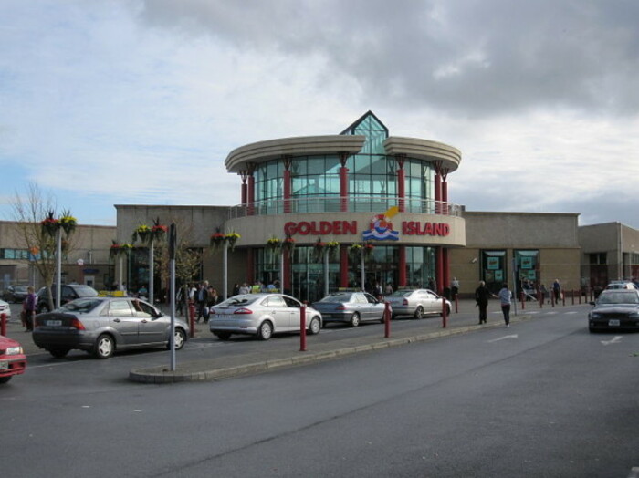 800px-GoldenIslandShoppingCentreAthlone