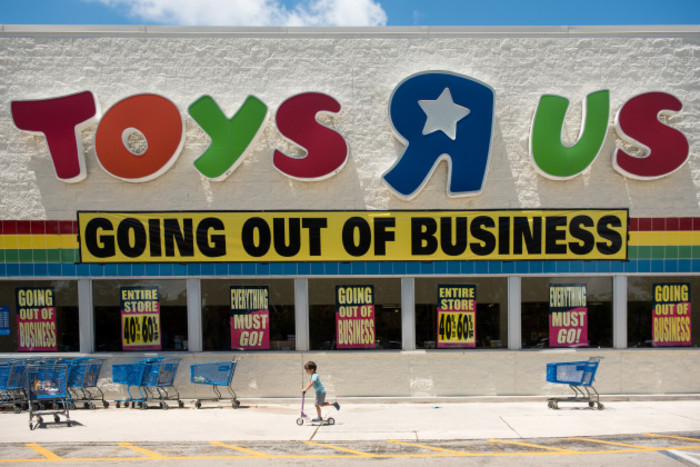 Toys R Us Going Out of Business