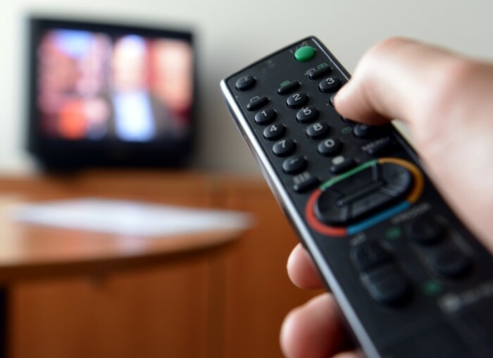 Remote control and television set