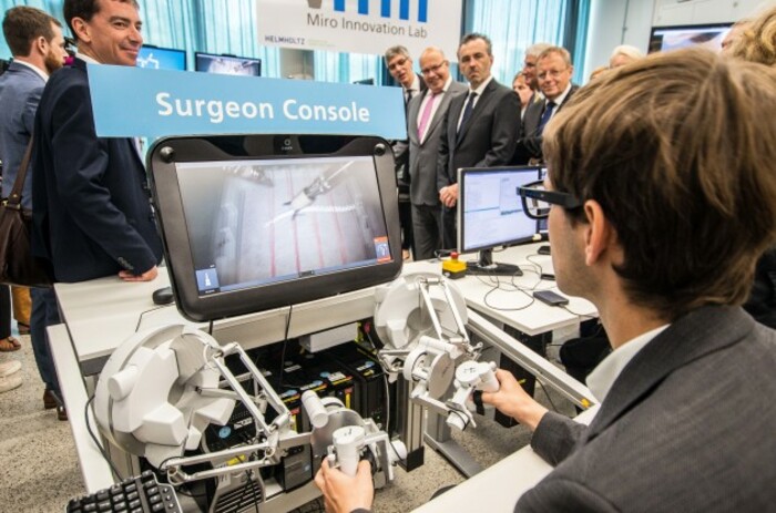 german-minister-peter-altmaier-visits-dlr-german-aerospace-center